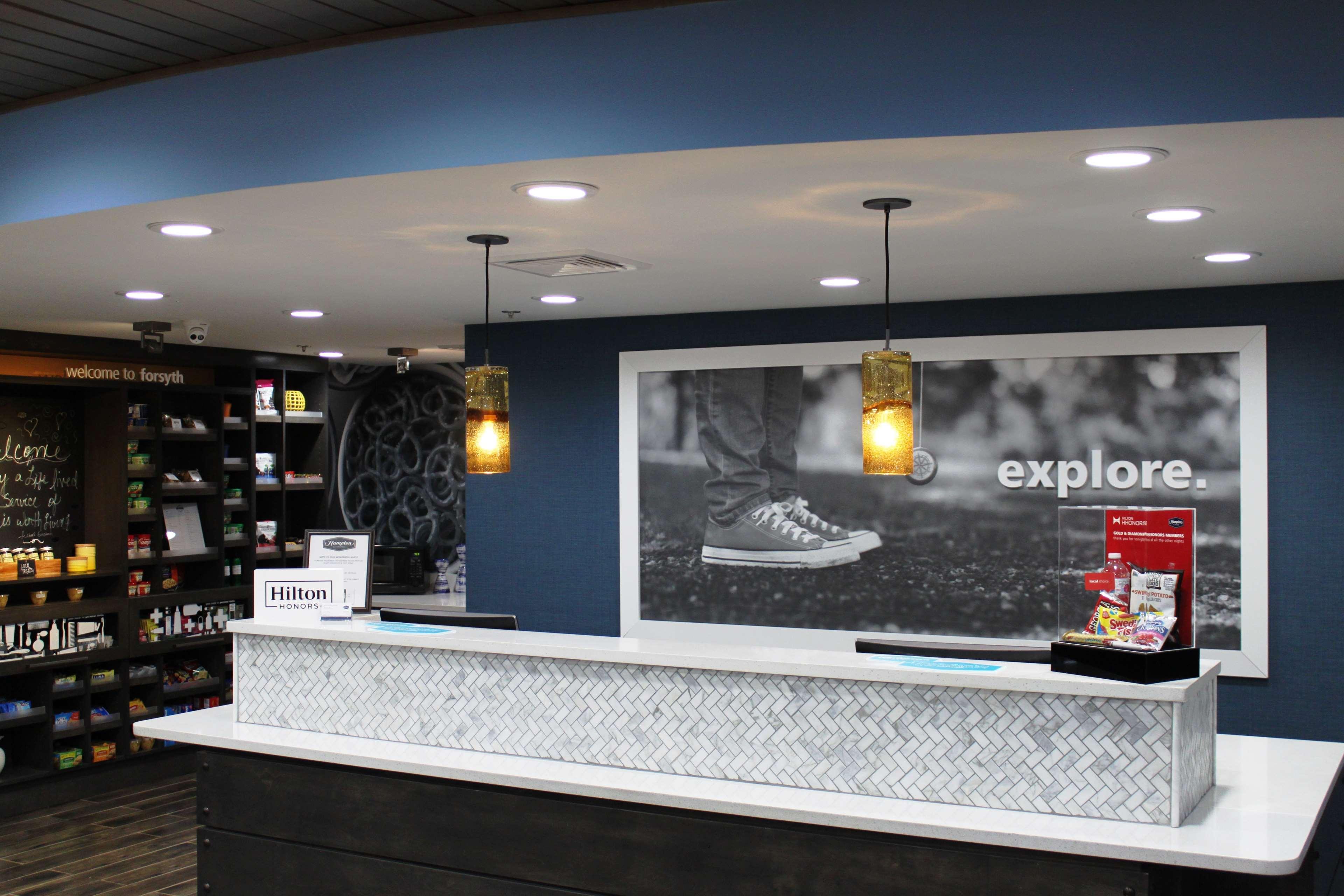 Hampton Inn Forsyth Extérieur photo