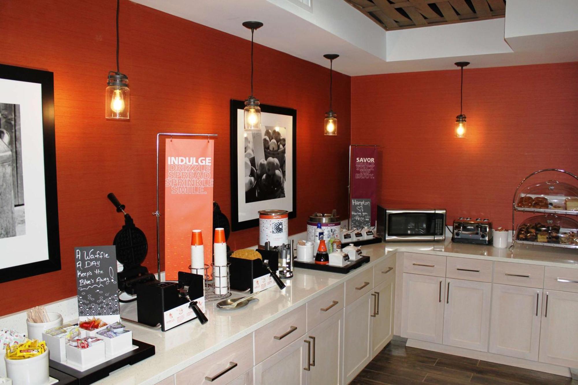Hampton Inn Forsyth Extérieur photo